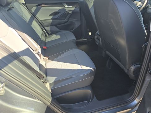 New 2026 Volkswagen Tiguan SE image 17