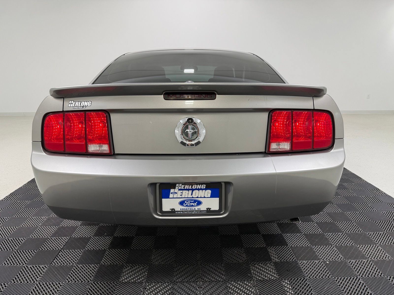 Used 2008 Ford Mustang Premium RWD image 6
