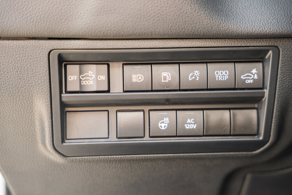 Used 2023 Toyota Tundra Limited AWD/4WD image 40