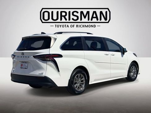 Certified 2023 Toyota Sienna LE image 20