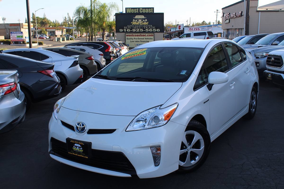 Used 2014 Toyota Prius Four FWD image 39