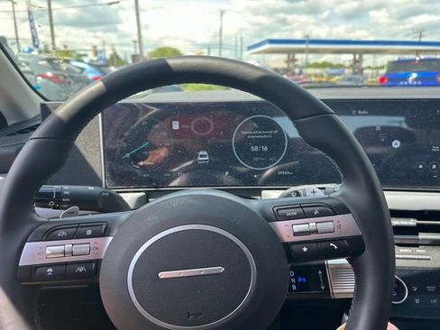 Used 2025 Hyundai Sonata Limited FWD image 17
