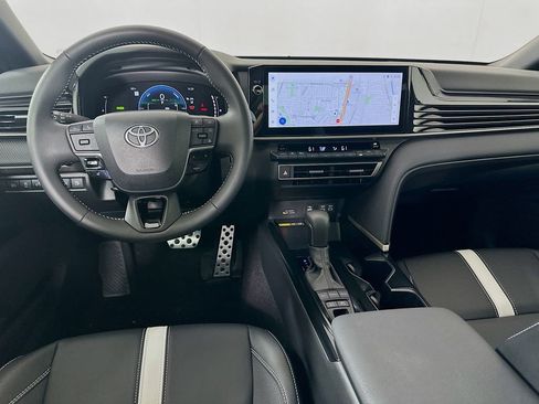 Used 2025 Toyota Camry SE image 23