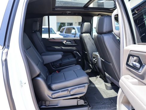 New 2026 GMC Yukon XL Denali w/ Sun & Power Step Package AWD/4WD image 37