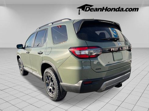 New 2026 Honda Pilot TrailSport image 3