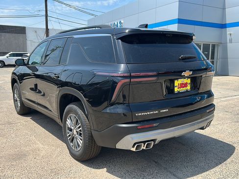 New 2026 Chevrolet Traverse LT w/ Driver Confidence Package AWD/4WD image 9