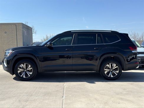 New 2026 Volkswagen Atlas SE image 8