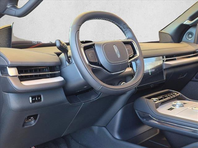 New 2027 Lincoln Navigator Reserve w/ Jet Appearance Package AWD/4WD image 3