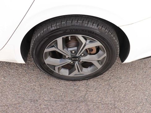 Used 2021 Kia Forte LXS FWD image 9