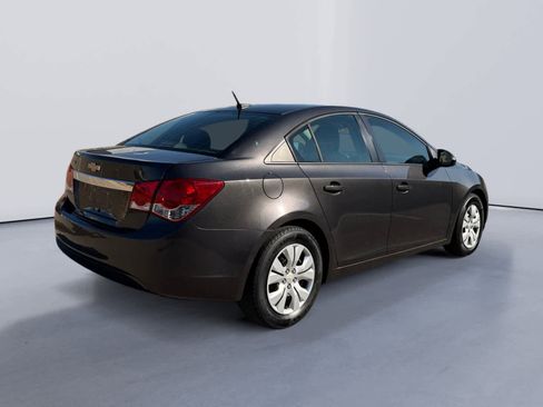 Used 2014 Chevrolet Cruze LS image 3