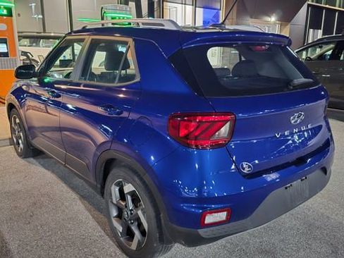 Used 2023 Hyundai Venue SEL image 7