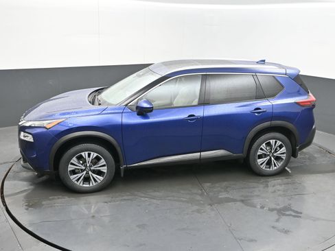 Used 2021 Nissan Rogue SV w/ Premium Package image 27