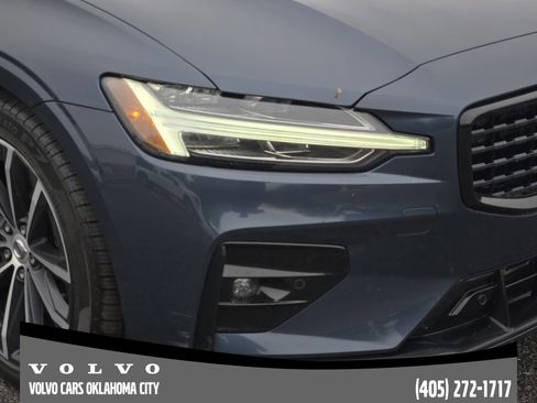 Used 2021 Volvo S60 T5 Momentum AWD/4WD image 7