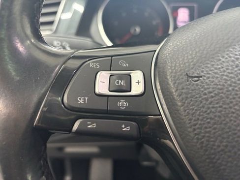 Used 2019 Volkswagen Tiguan SE w/ Panoramic Sunroof Package image 19