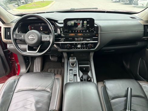 Used 2022 Nissan Pathfinder Platinum w/ Cargo Package FWD image 27