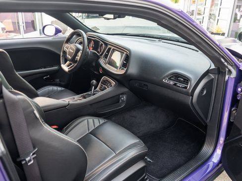Used 2016 Dodge Challenger SRT Hellcat RWD image 28