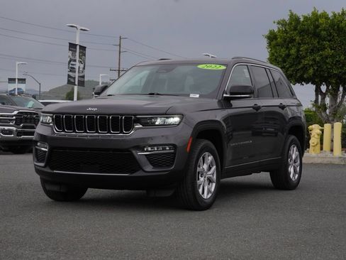 Used 2022 Jeep Grand Cherokee Limited image 8