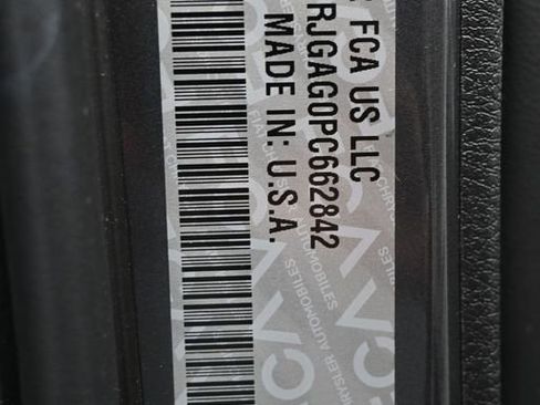 Used 2023 Jeep Grand Cherokee Altitude image 27