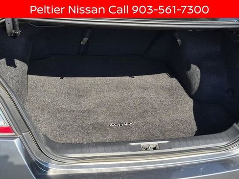 Used 2015 Nissan Altima 3.5 SL FWD image 9