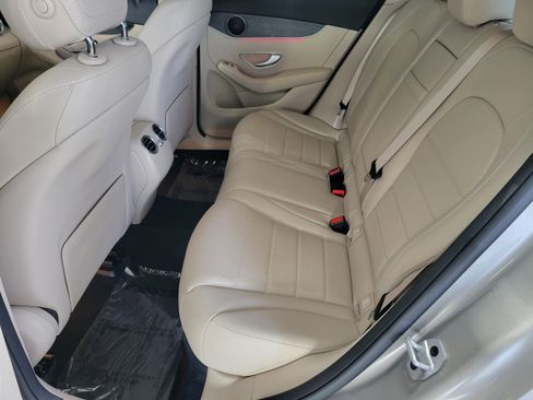 Used 2022 Mercedes-Benz GLC 300 image 12