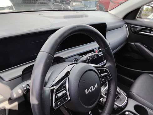 Used 2024 Kia Seltos EX AWD/4WD image 7