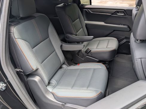 Used 2024 GMC Acadia AT4 w/ Luxury Package AWD/4WD image 22