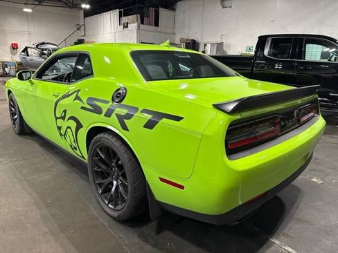 Used 2015 Dodge Challenger SRT Hellcat RWD image 4