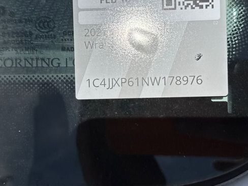 Used 2022 Jeep Wrangler Unlimited Sahara w/ Cold Weather Group image 30