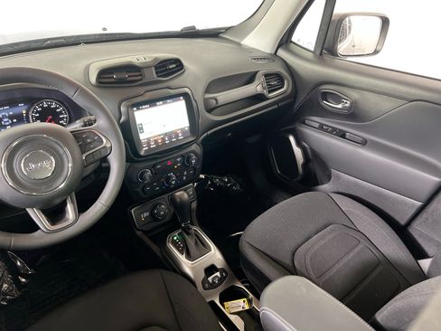 Used 2022 Jeep Renegade Latitude image 22