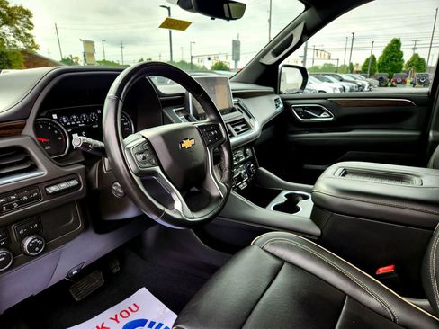 Used 2021 Chevrolet Suburban Premier image 16
