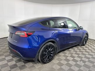 Used 2021 Tesla Model Y Long Range video 2