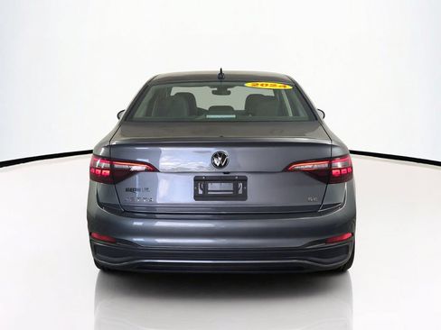 Used 2024 Volkswagen Jetta SE FWD image 6