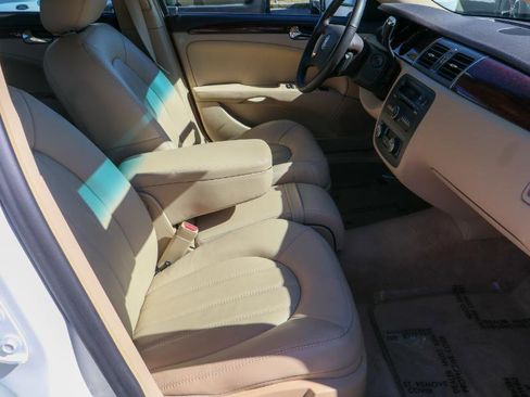 Used 2011 Buick Lucerne CXL image 11