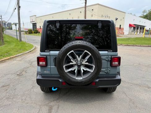 Used 2024 Jeep Wrangler Unlimited w/ Technology Group AWD/4WD image 4