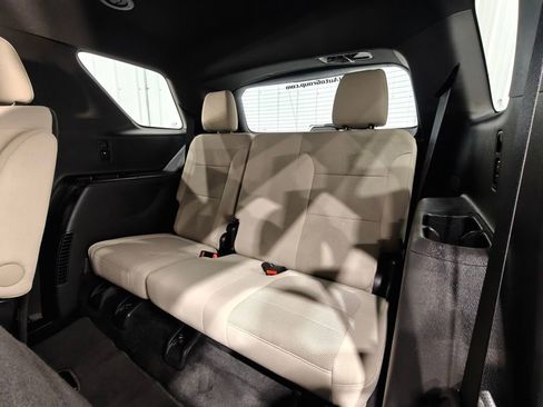 Used 2022 Chevrolet Traverse LT AWD/4WD image 27