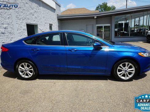 Used 2017 Ford Fusion SE FWD image 6