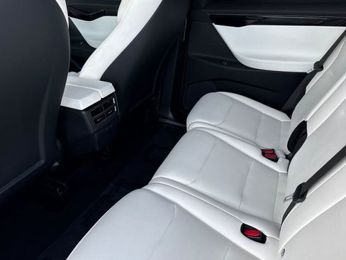 Used 2020 Tesla Model X Long Range image 11