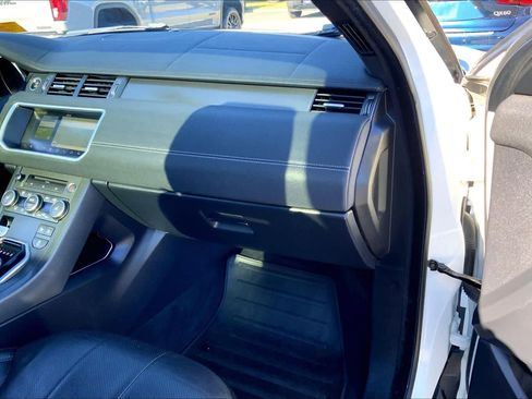 Used 2018 Land Rover Range Rover Evoque SE Premium AWD/4WD image 16