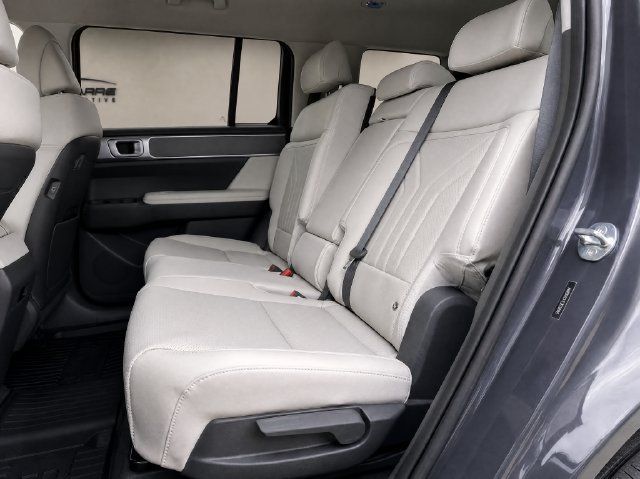 Used 2026 Hyundai Santa Fe SEL FWD image 12