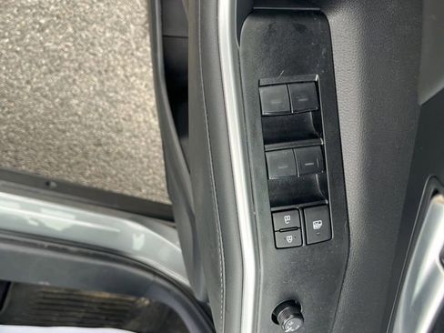Used 2026 Toyota Highlander XLE AWD/4WD image 17