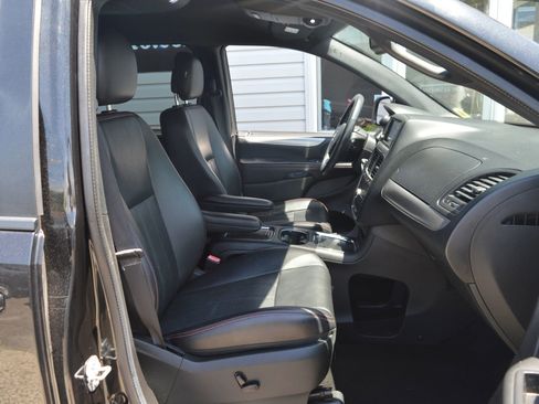 Used 2017 Dodge Grand Caravan GT FWD image 20