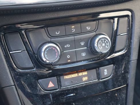 Used 2020 Buick Encore Preferred FWD image 20