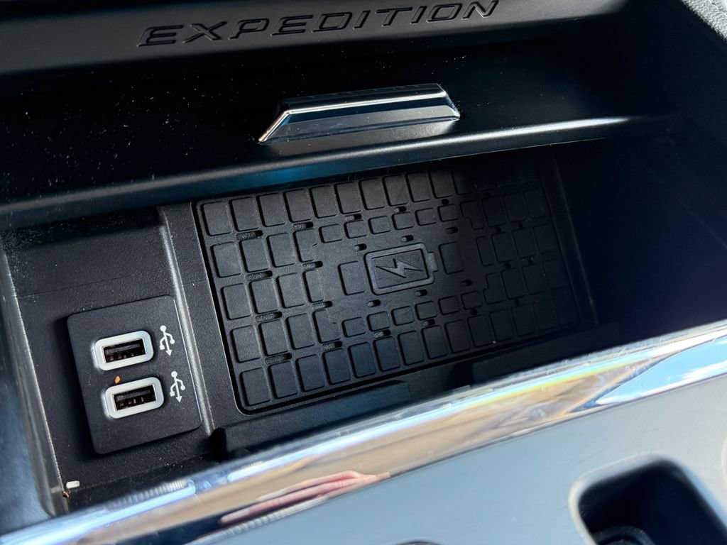 Used 2024 Ford Expedition XLT RWD image 37