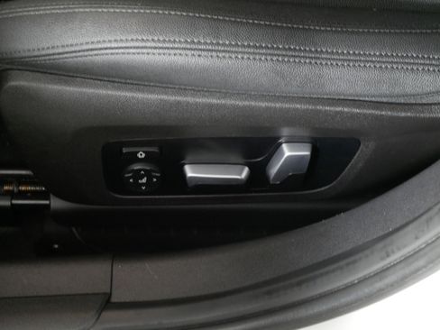 Used 2021 BMW 330e xDrive w/ Convenience Package image 20