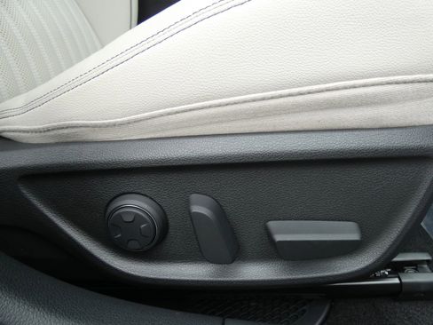 Used 2023 Genesis G70 2.0T w/ Sport Prestige Package image 26