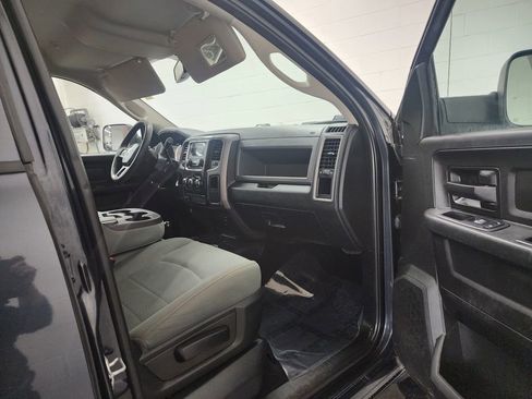 Used 2018 RAM 2500 Tradesman w/ Chrome Appearance Group image 29