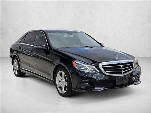Used 2016 Mercedes-Benz E 250 Sedan image 3