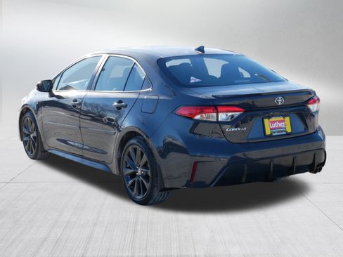 Used 2023 Toyota Corolla SE w/ SE Premium Package image 5