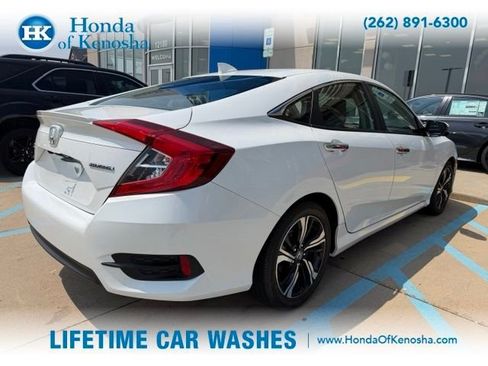 Used 2018 Honda Civic Touring image 2