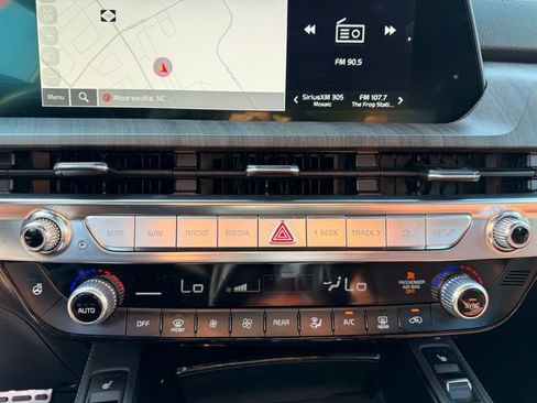 Certified 2025 Kia Telluride SX Prestige AWD/4WD image 20